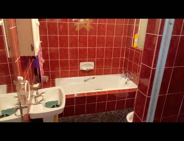 3 BEDROOM HOUSE FOR SALE IN VANDERBIJLPARK SE 6